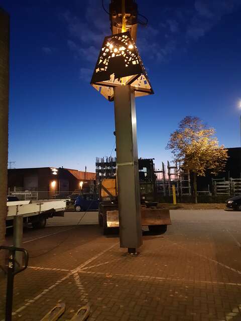 Kunstwerk Corten Corten-A Staal Schemerlamp Roest roestig Kunst Kunstenaar Kunstenaressen Idee werkelijkheid Son & Breugel MIG lassen Plaatwerk Kantwerk lichtkunstwerk licht LED-verlichting duurzaam schetsplan hoogwaardig idee